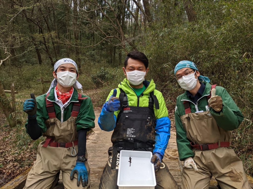 池の水ぜんぶ抜く