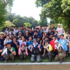 池の水ぜんぶ抜く　高知城
