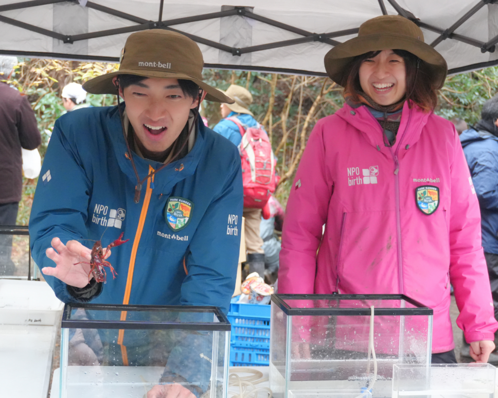 2025年12月国立科学博物館附属自然教育園でのかいぼり 環境教育ブースのようす